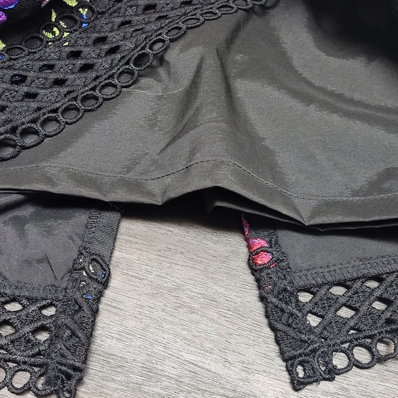 🆕️Aidan Mattox Black Floral Mini Embroidered Sheath Dress Size 6 - Picture 12 of 15